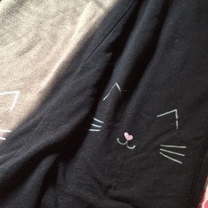 Cat knees (joggers)